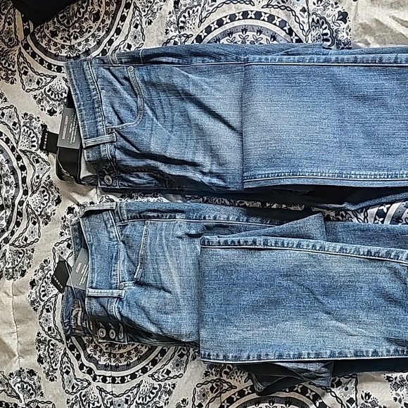 Size 18 torrid jeans--bombshell skinny and jegging - Picture 2 of 4